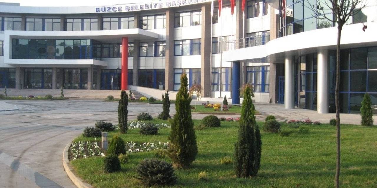 Esmaül Hüsna Aslan'dan Düzce Belediyesi'nin yıkım kararına sert eleştiri