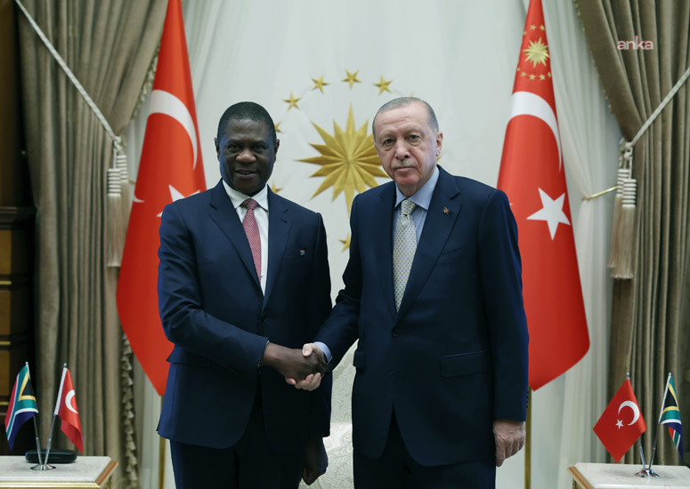 Erdoğan, Güney Afrika Cumhurbaşkanı Yardımcısı Mashatile ile görüştü