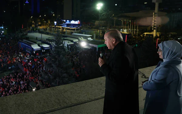 AKP'liler seçim gecesi hayal kırıklığı yaşadı: 'Teşkilatların acizliğinden kaybettik, lükse alıştık'