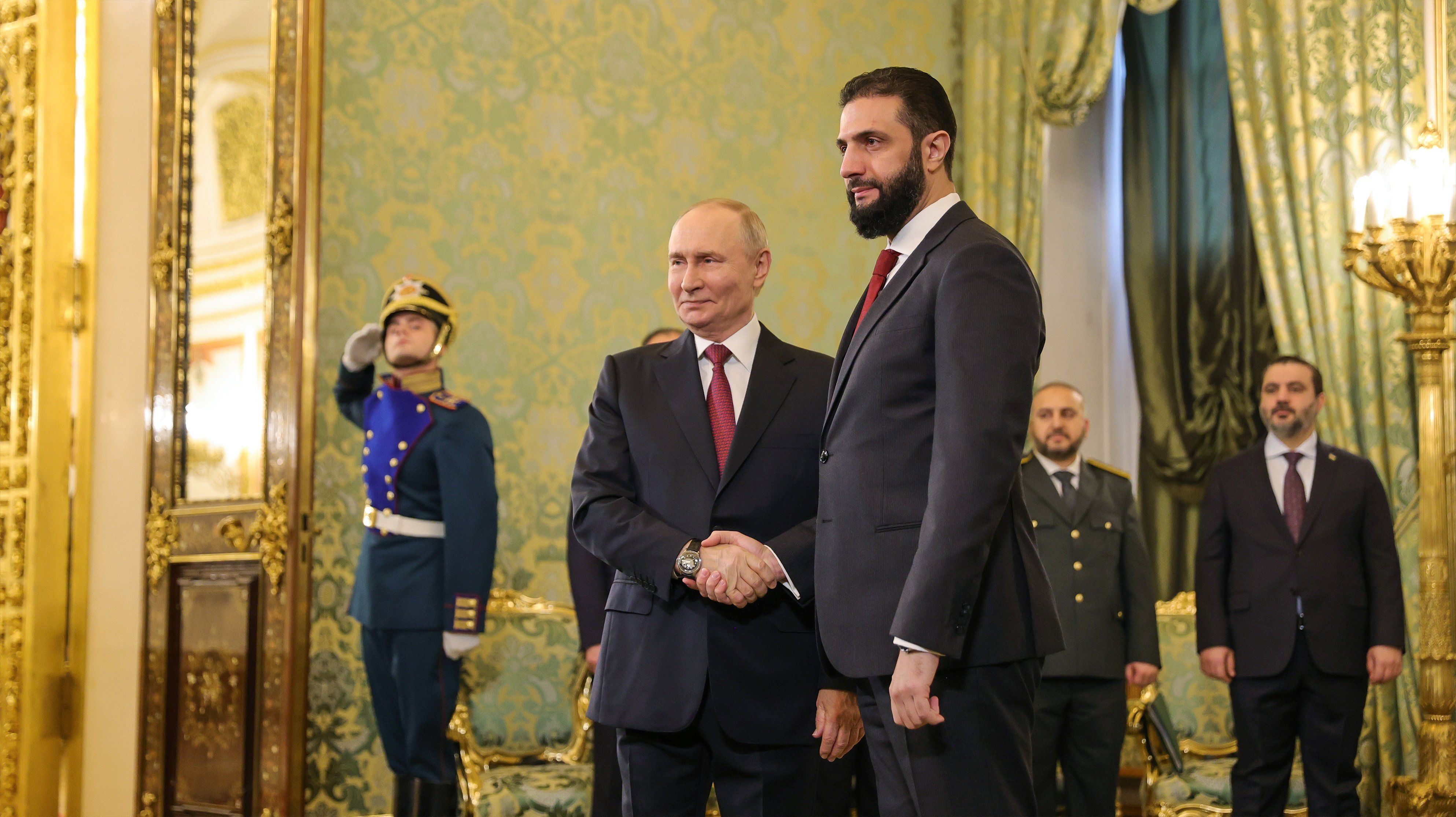 Ahmed Şara Esad’ın peşinde: Putin’le Moskova’da görüştü