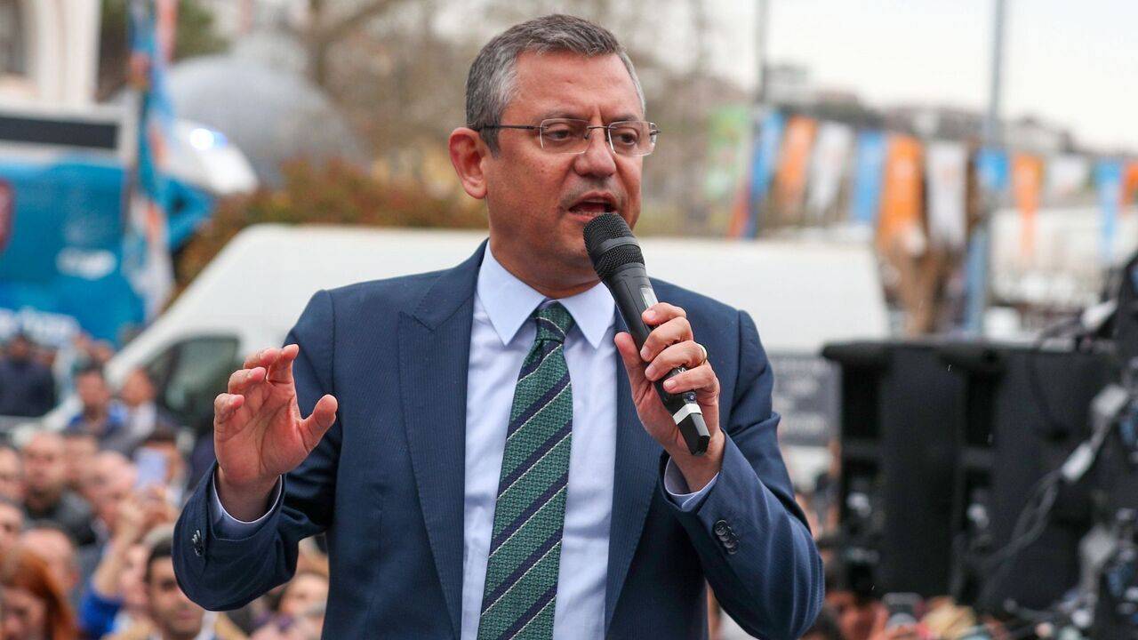 Özgür Özel'den seçim paylaşımı: Artık az değiliz, yarın daha çok olacağız!