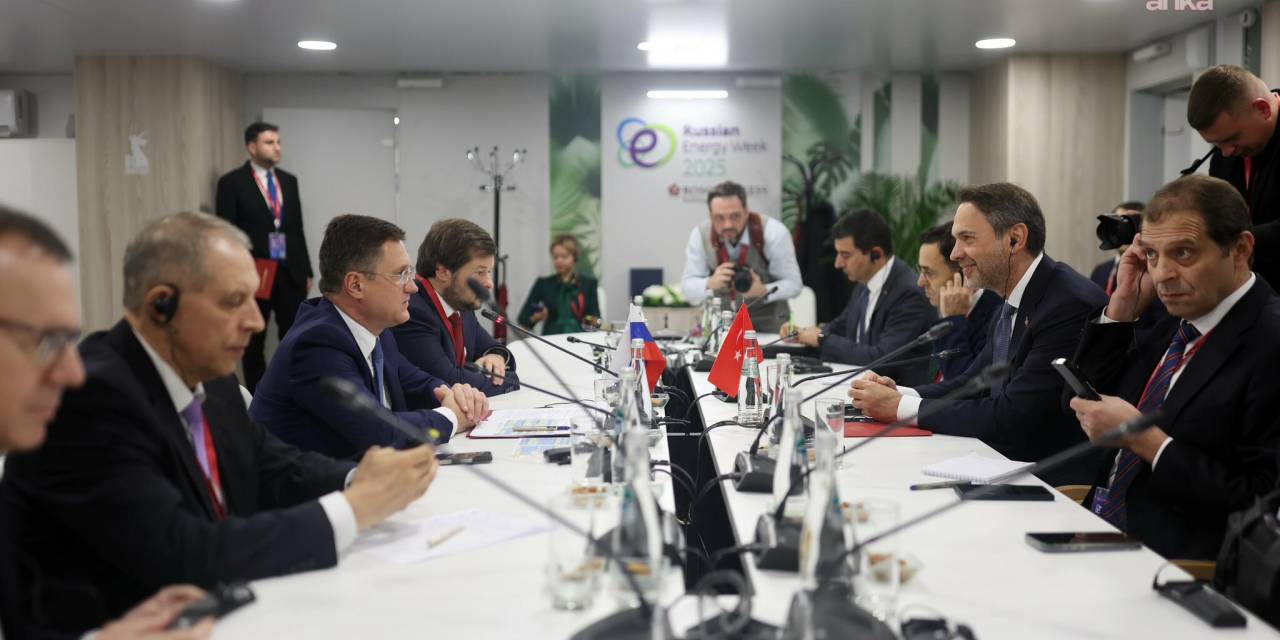 Bakan Bayraktar, Novak ile iş birliği görüşmeleri yaptı