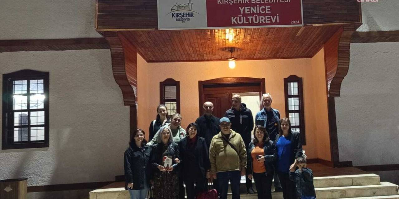 OkuYorum Kitap Topluluğu'ndan Latife Tekin analizi