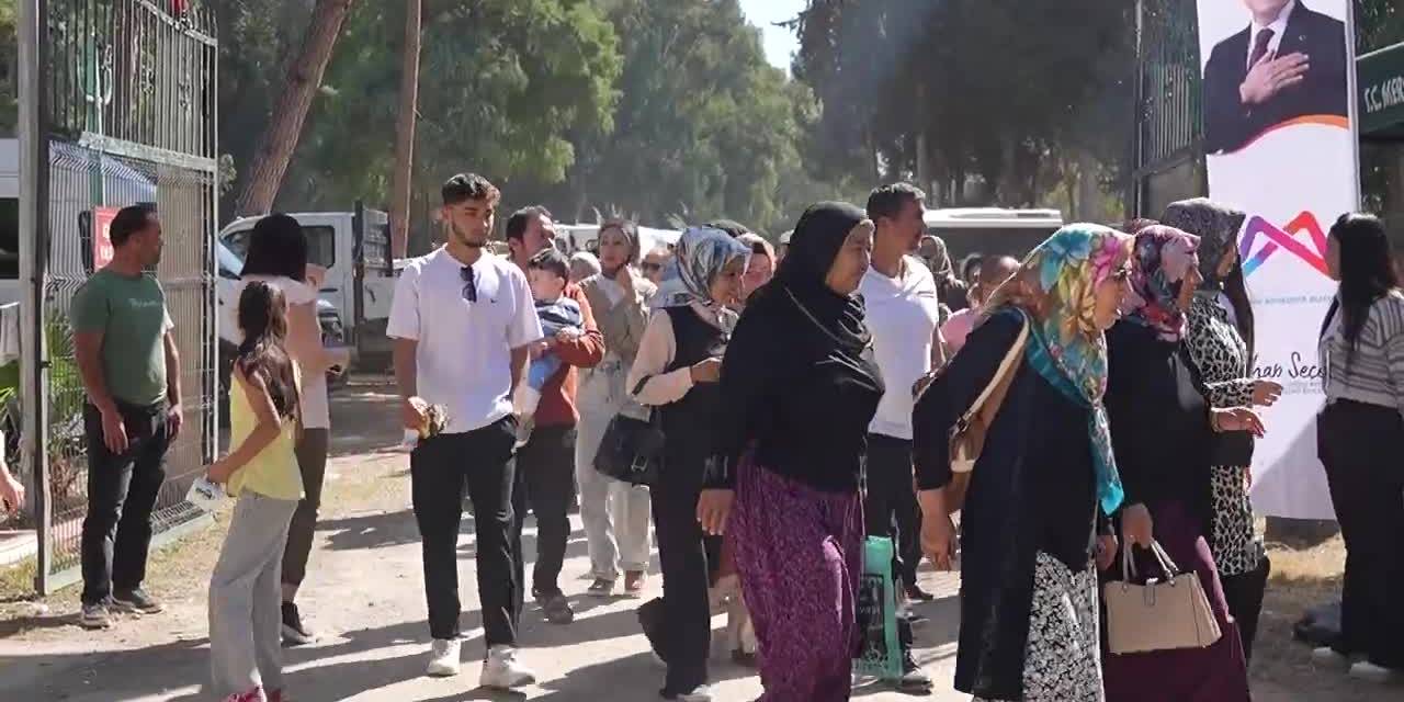 Vahap Seçer, kadın üreticilere destek sözü verdi