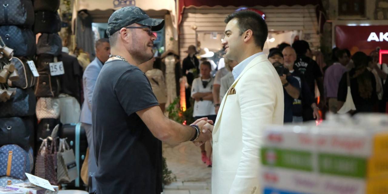 Tamer Mandalinci, esnafın nabzını Cumhuriyet Caddesi'nde tuttu