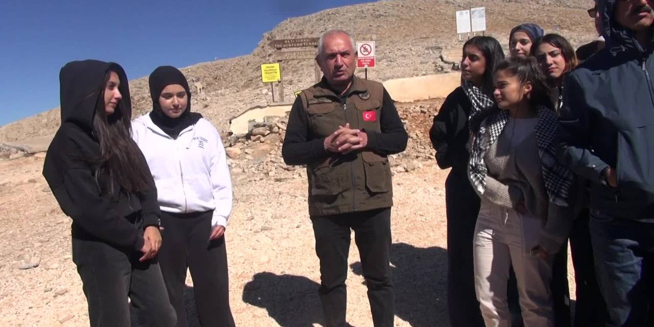 Depremzede öğrenciler Nemrut Dağı’nda buluştu