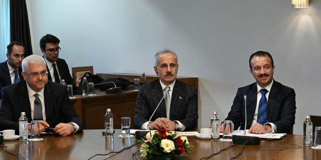 Ulaştırma Bakanı Uraloğlu, Sofya'da buluşmalara imza attı