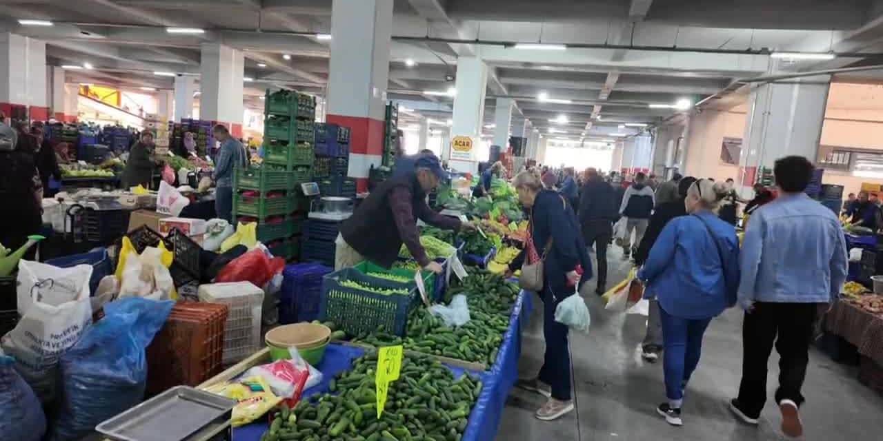 Soma pazarında fiyatlar yangın gibi, pazarcı ve alıcı isyan ediyor