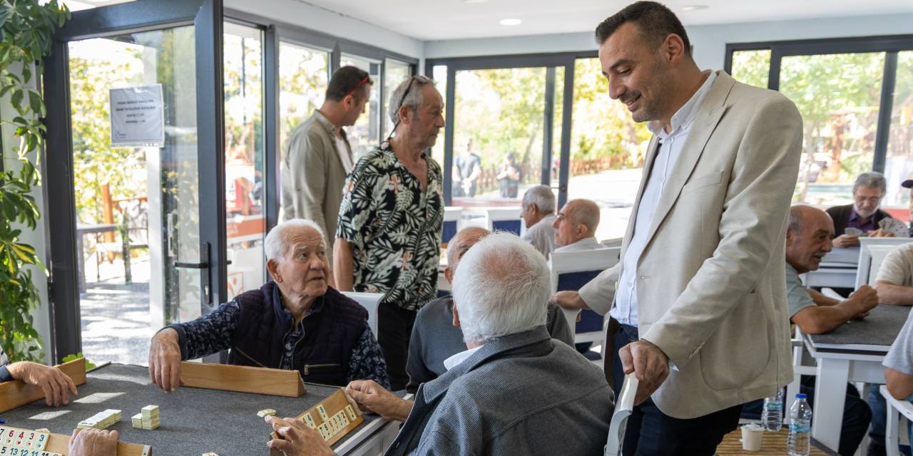Çiçek, Emekli kahvesinde vatandaşlarla buluştu
