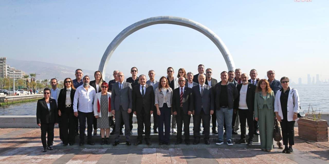 Yıldız Ünsal muhtarlarla bir araya geldi