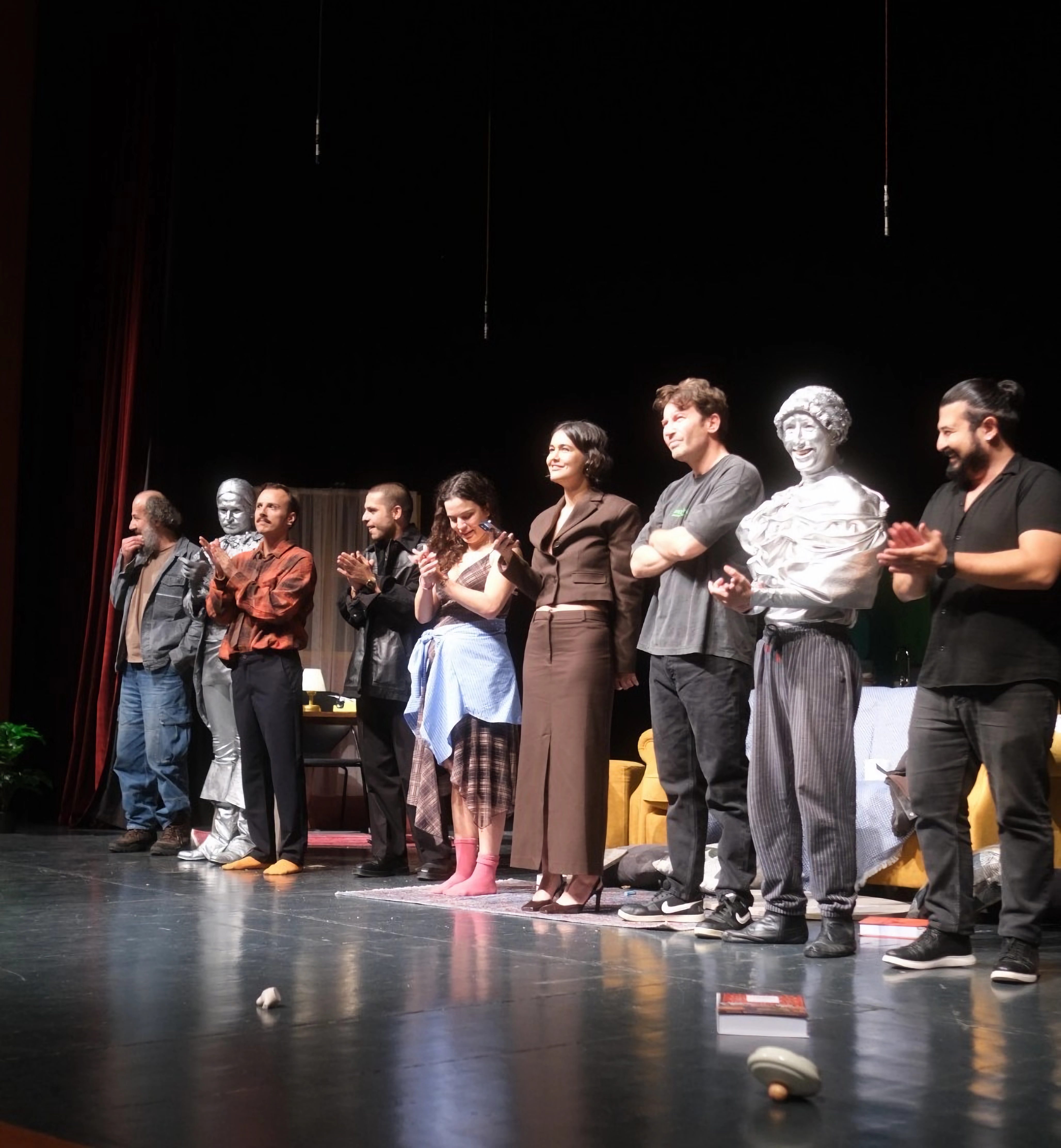 İlişkilerde değişim mücadelesi “Sil Baştan” ile sahnede