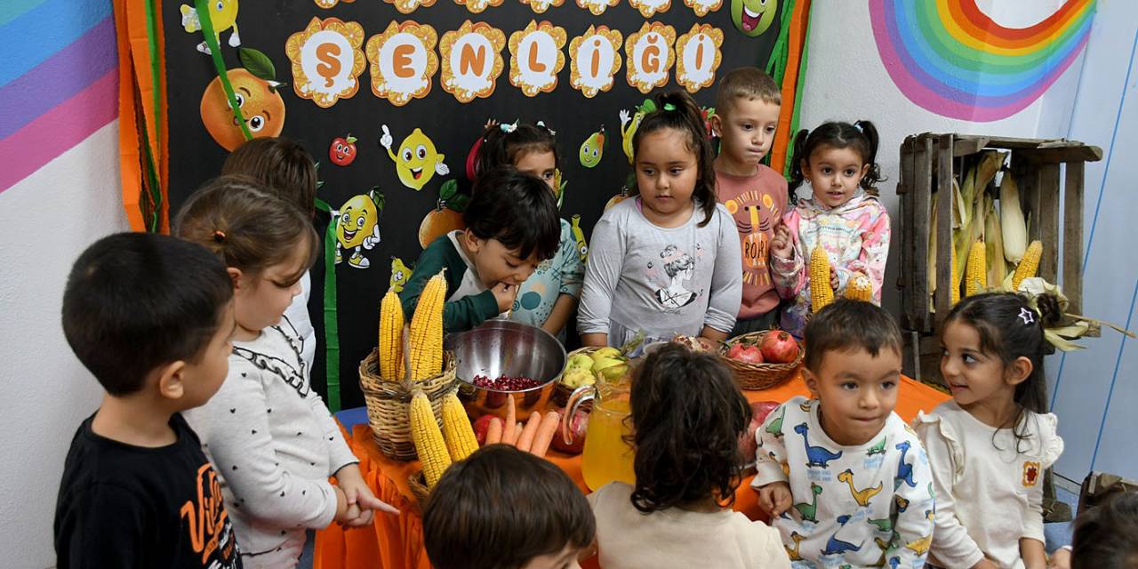 Kuşadası'nda çocuklar meyvelerin faydalarını keşfetti