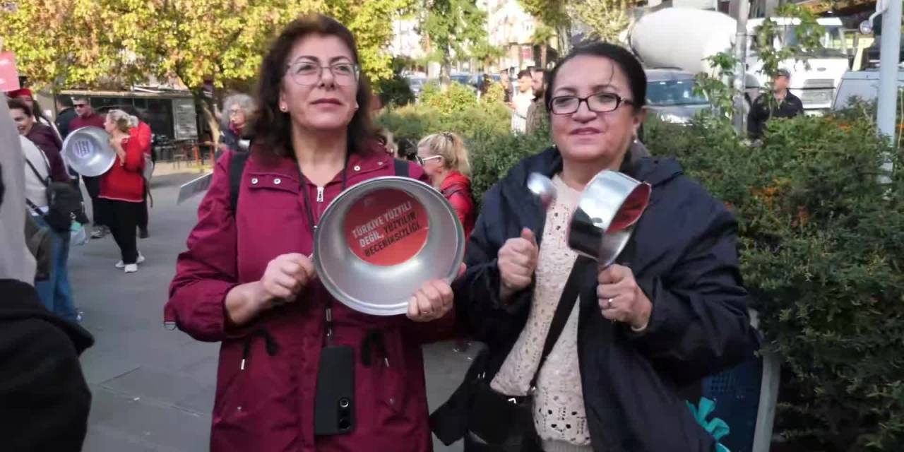 İstanbul'da kadınlar yoksulluk için toplandı