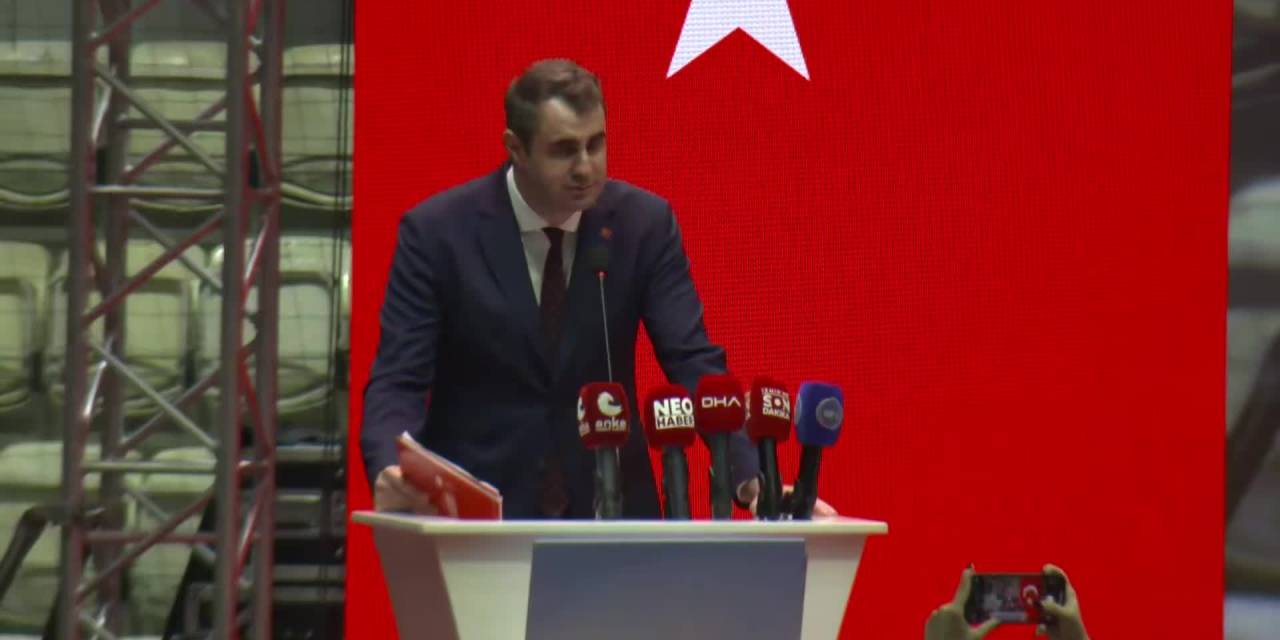 Çağatay Güç, CHP İzmir Kongresi'nde fenalaştı