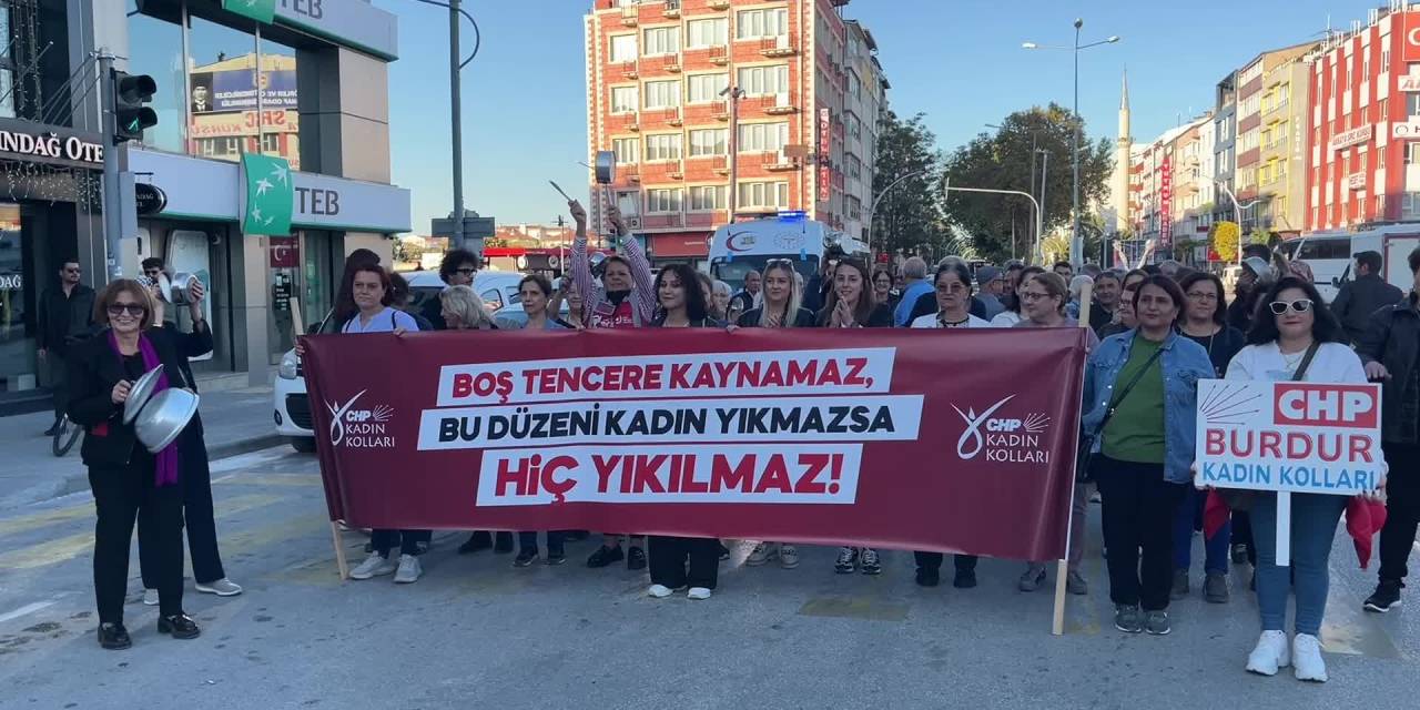 Burdur'da CHP'li kadınların yoksulluk protestosu
