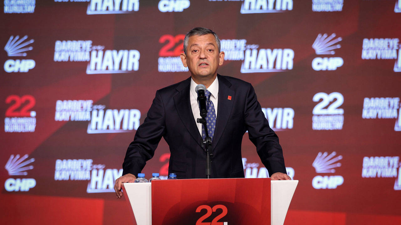 CHP mitinglerinde yeni dönem: Özel yalnızca eleştirmeyecek, çözüm ve yolsuzluk dosyalarıyla sahneye çıkacak