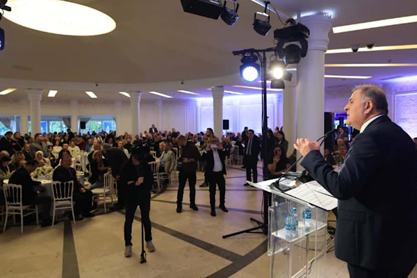 İmamoğlu’ndan Muhtarlara: Milli iradenin üstünlüğü fikrinden uzaklaşmamalıyız