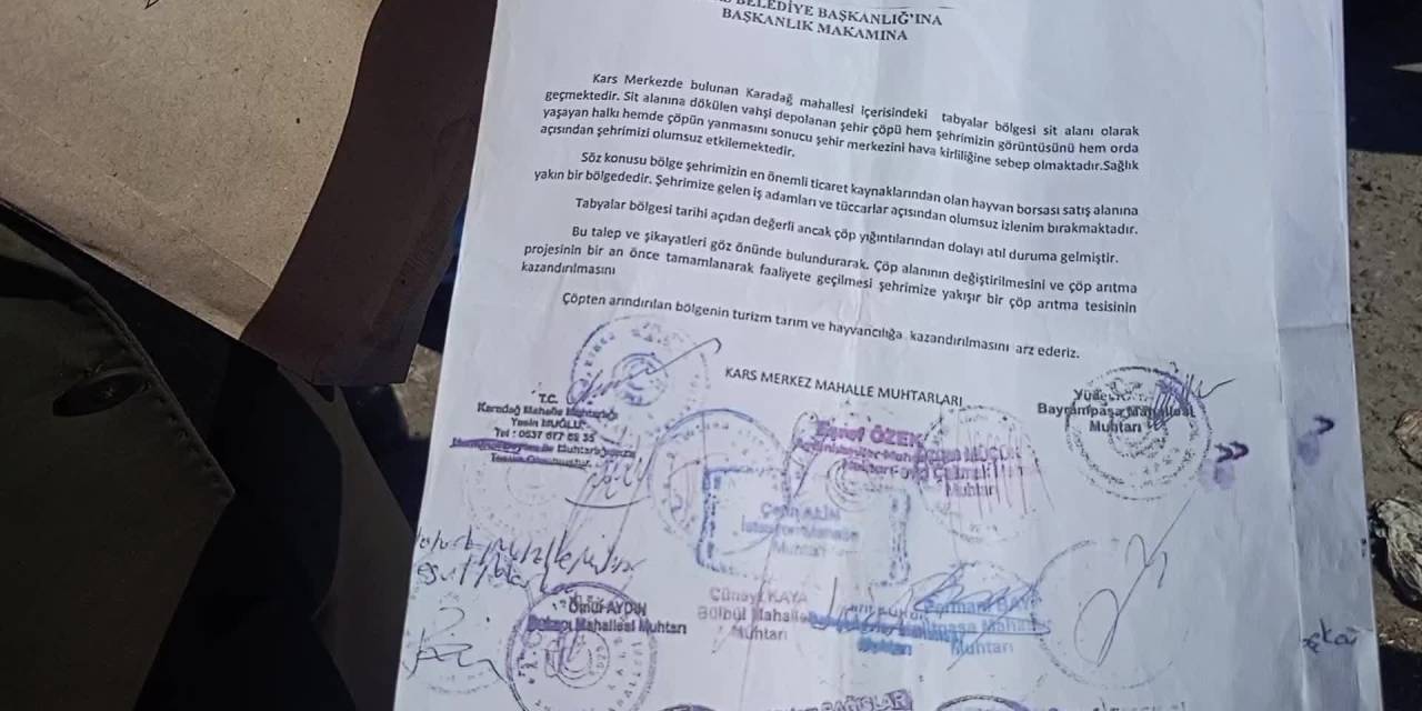 Kars'ta Karadağ Mahallesi sakinlerinden çöp tepkisi devam ediyor