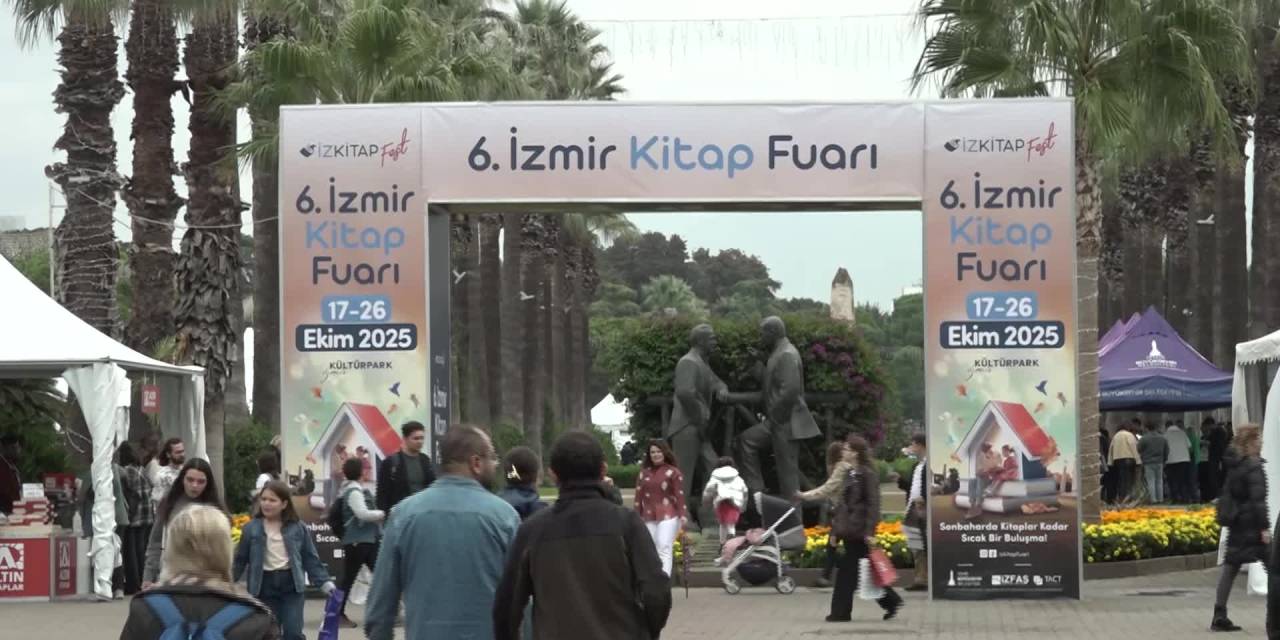 İzmir Kitap Fuarı'nda edebiyat rüzgarı esti