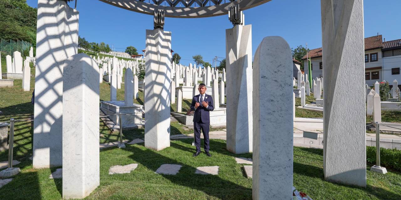 Özgür Özel, Aliya İzzetbegoviç'i 22. ölüm yıl dönümünde andı