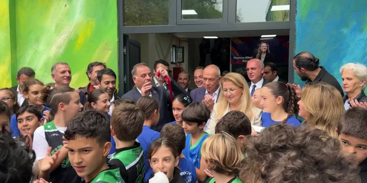 Bakırköy Belediyesi Spor Kompleksi modern yüzüyle hizmette