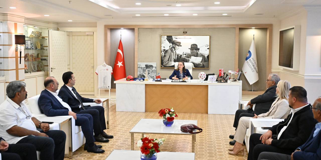 Özdemir, muhtarlara teşekkürlerini iletti