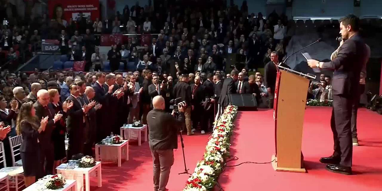 Özgür Özel: "İktidara yürümeye ve devri değiştirmeye hazır mısınız?"