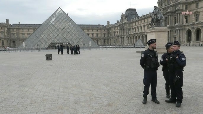 Louvre Müzesi'nde tarihi mücevher soygunu