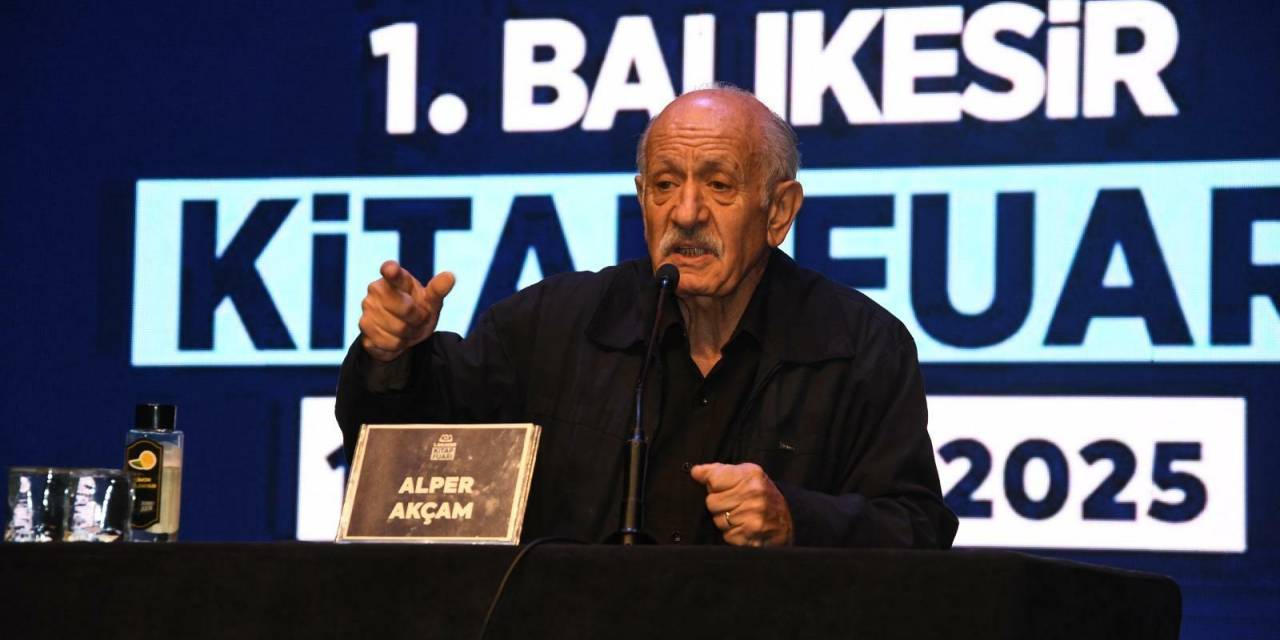 Alper Akçam, Balıkesir Kitap Fuarı’nda okuyucularıyla bir araya geldi