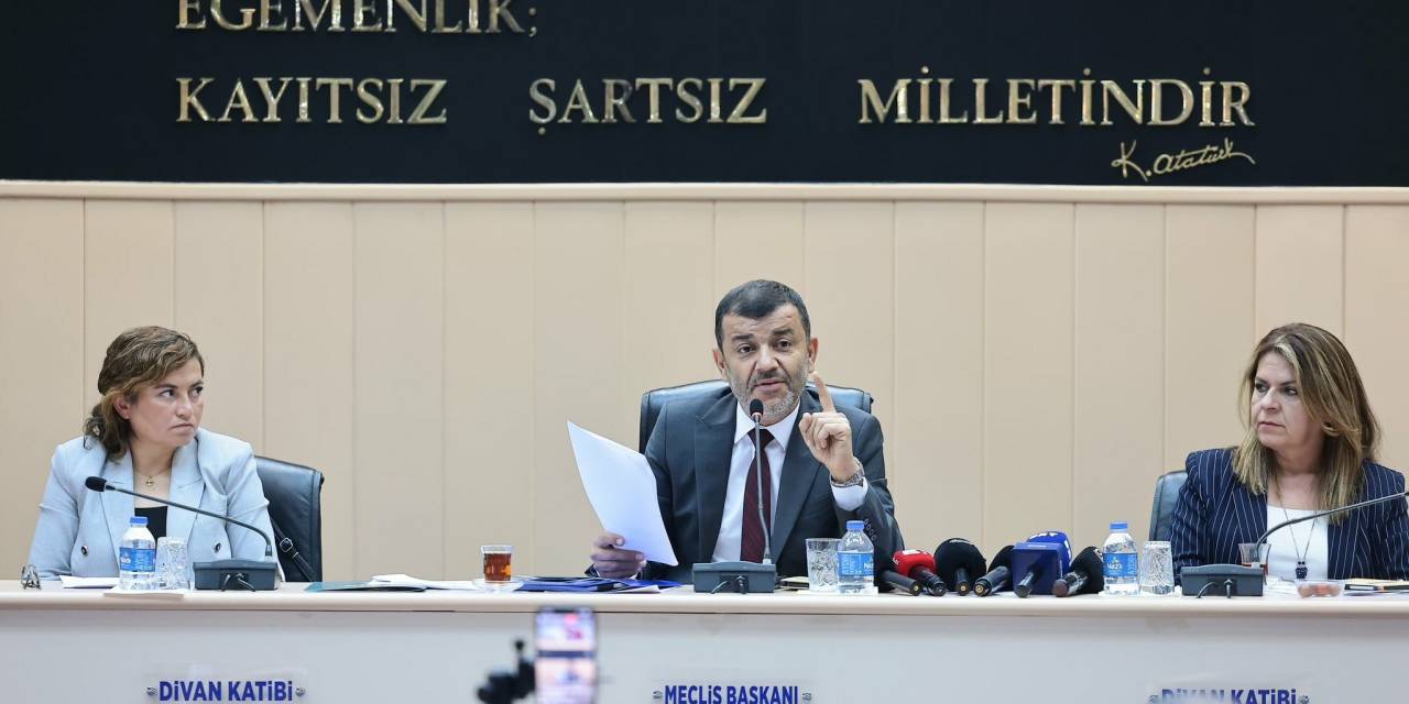 Çavuşoğlu'ndan dikkat çekici uyarı: "Denizli'nin malına çökerlerse karşısında beni bulurlar"