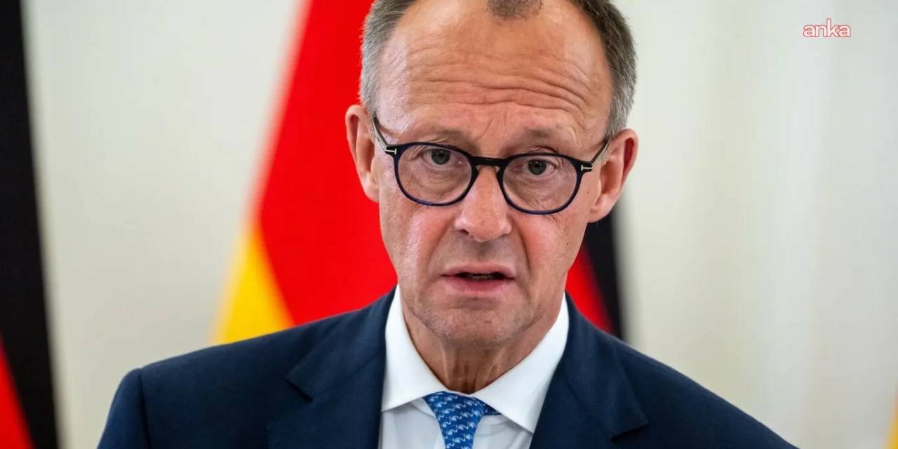 Berlin’de Başbakana ışıklı protesto