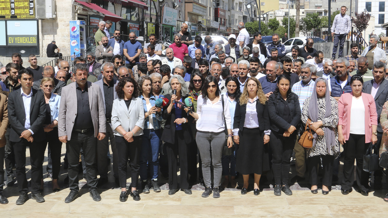 Hilvan ve Halfeti'de seçim yenileme kararı Urfa'da protesto edildi