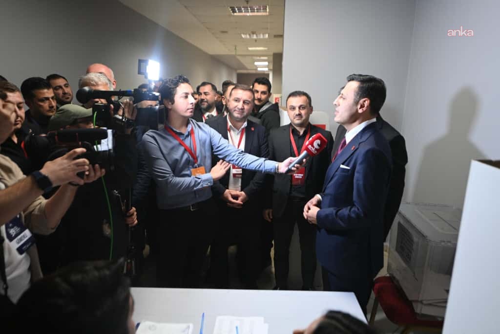 Yeniden seçilen Özgür Çelik: “Kayyumları püskürten bir kongre gerçekleştirdik”