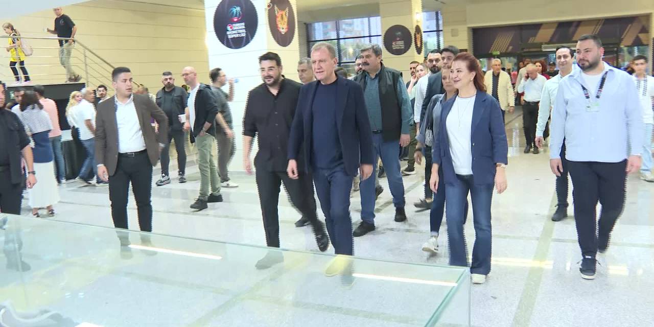 Vahap Seçer, MSK'nın Tofaş Zaferini Tribünden İzledi