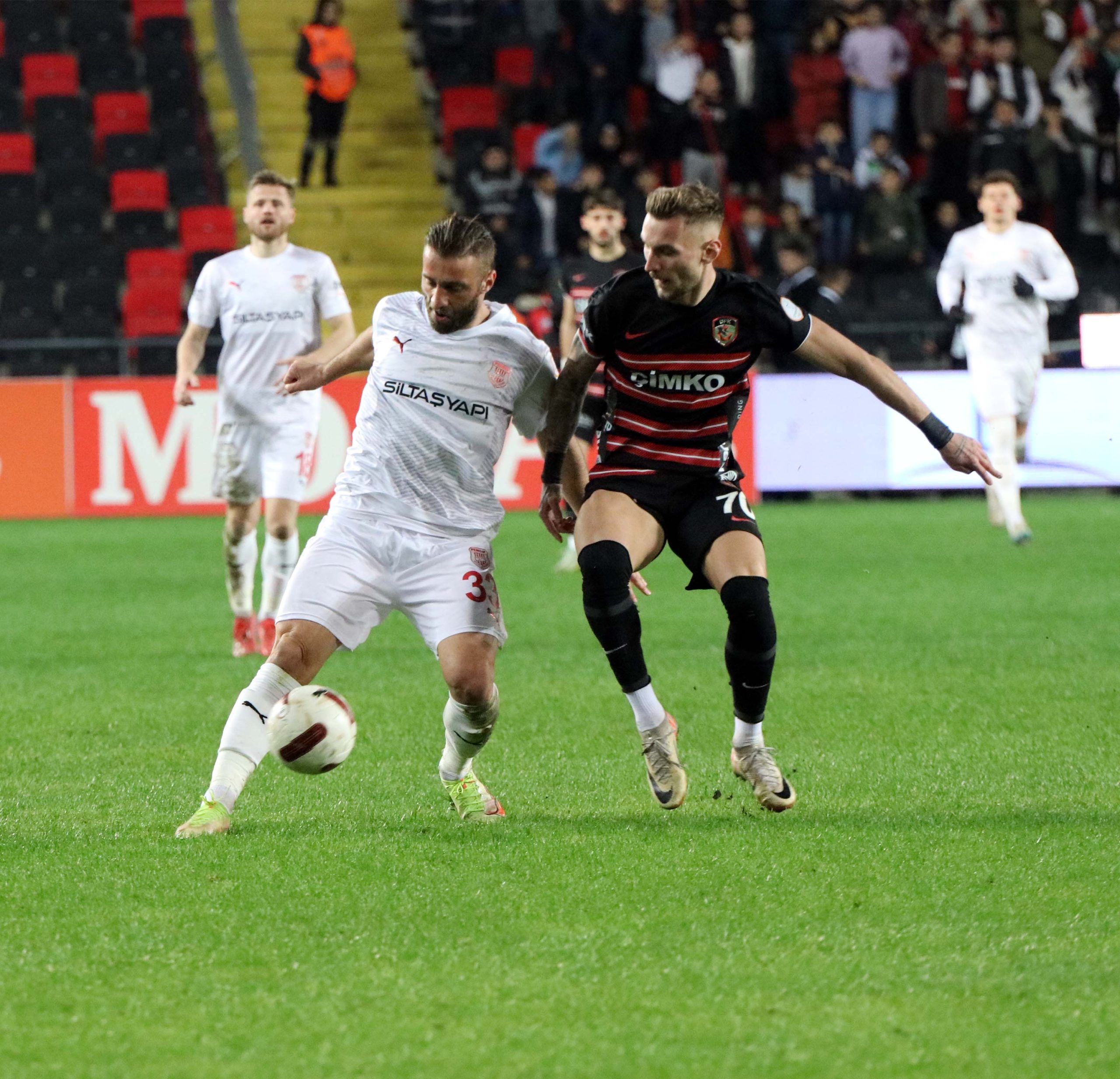 Süper Lig'de ikinci yarı Gaziantep FK- Pendikspor maçıyla başladı! Ev sahibi ekip 2-0'ı koruyamadı