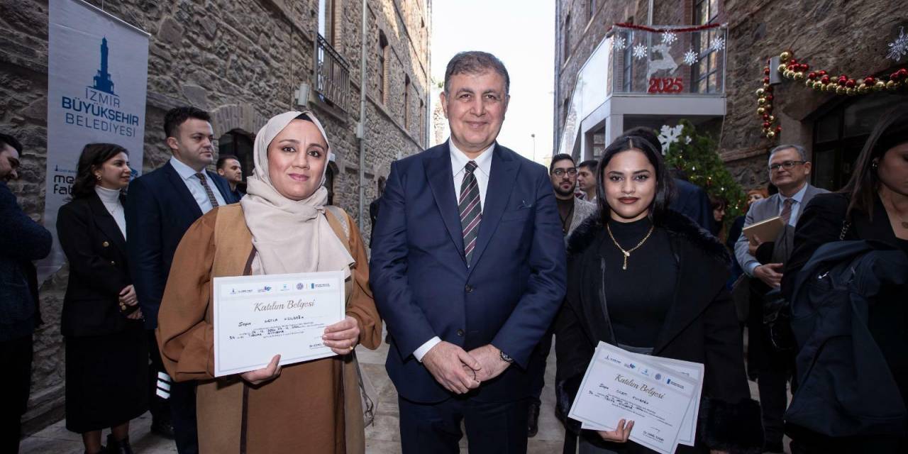 İzmir'de kadınlar ve gençler için istihdam programı devam ediyor