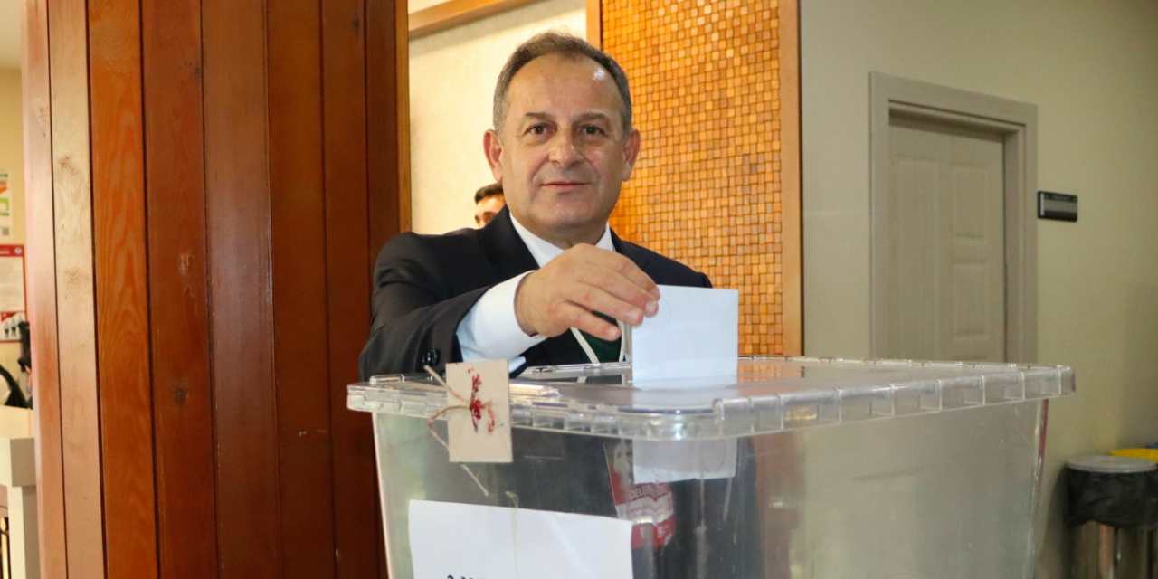 CHP Trabzon İl Başkanlığı'nda Mustafa Bak yeniden seçildi