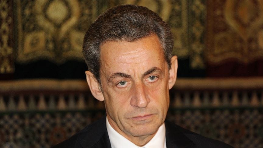 Eski Fransa Cumhurbaşkanı Nicolas Sarkozy cezaevine giriyor