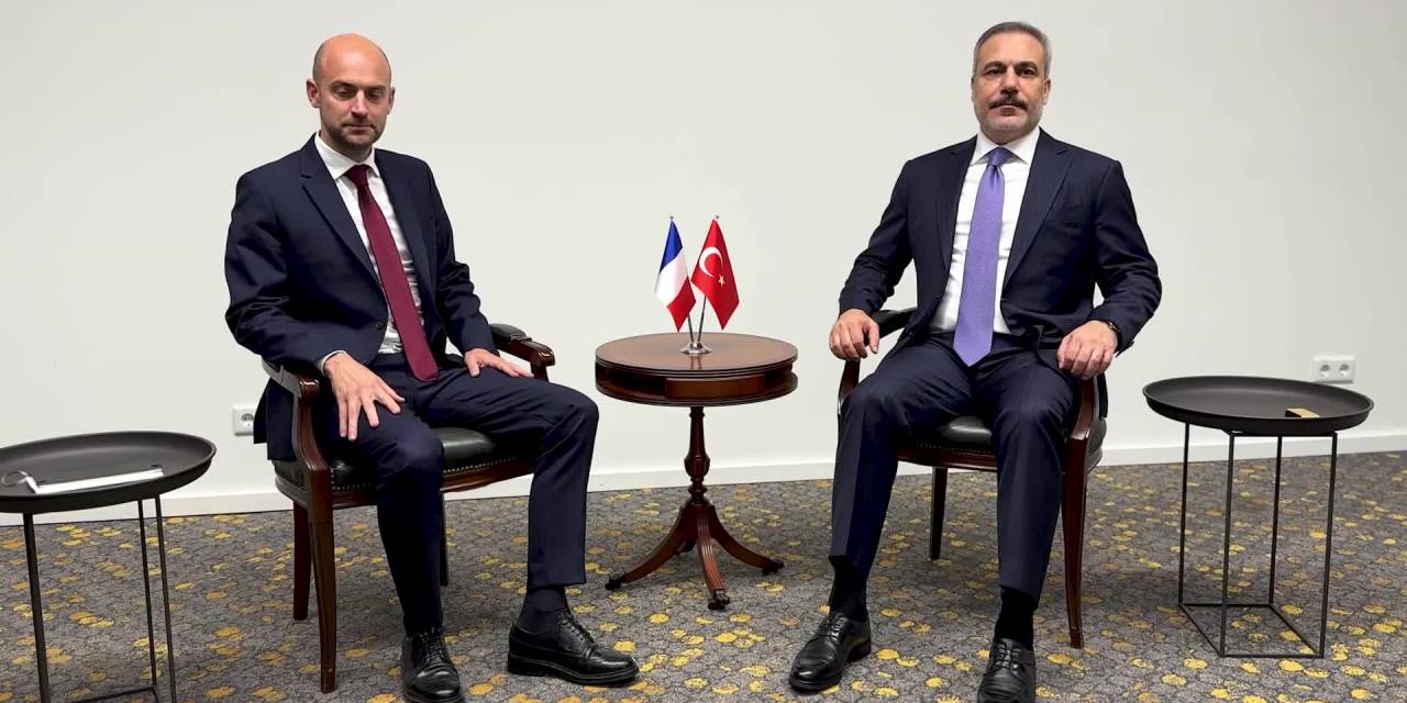 Hakan Fidan, Lüksemburg'da Fransa Dışişleri Bakanı Barrot ile görüştü