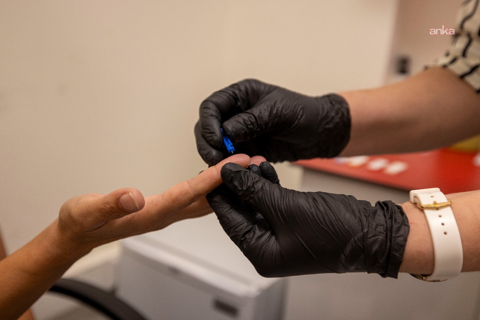 İzmir'de cinsel yolla bulaşan hastalıklar için ücretsiz ve gizli test hizmeti