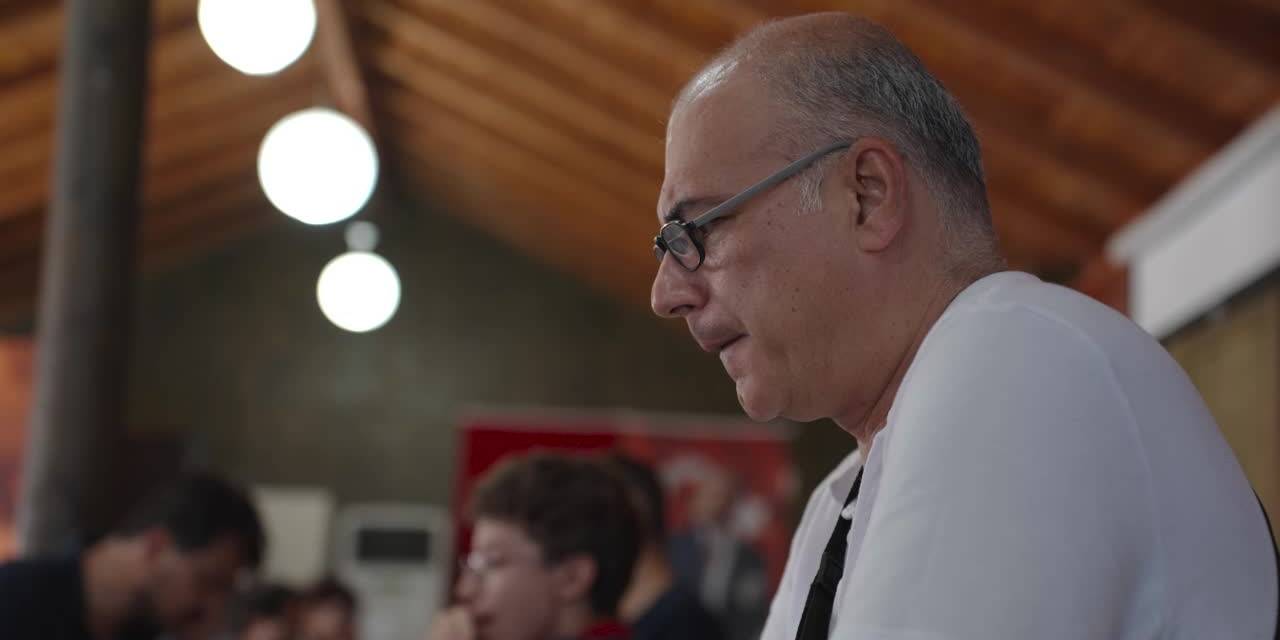 Mezitli Belediyesi'nin Satranç Evi'ne ilgi devam ediyor