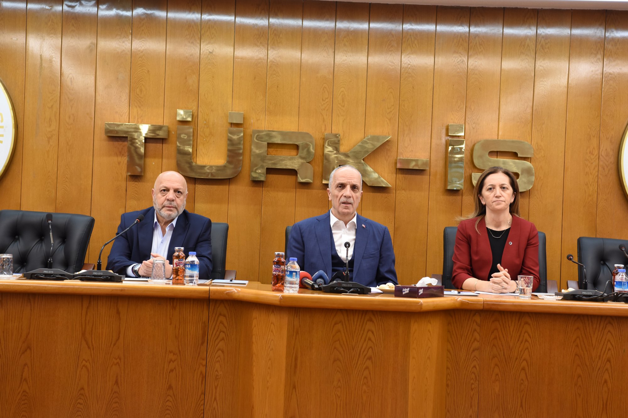 TÜRK-İŞ ve HAK-İŞ’ten Asgari Ücret Komisyonu’na ilişkin açıklama: Beklenti ne sendikalar ne yapacak?