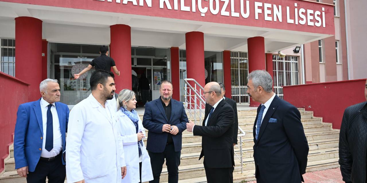 Ekicioğlu, Kırşehir'de okul ziyaretlerine devam ediyor