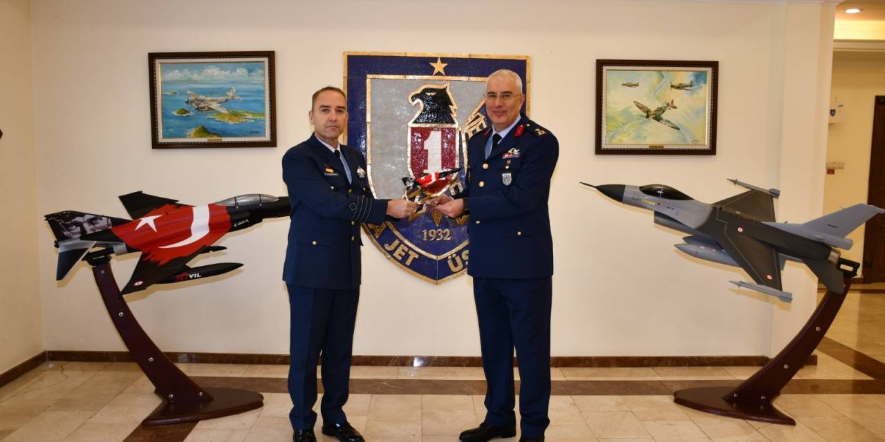 Yunan heyetinden 1'inci Ana Jet Üs Komutanlığı'na ziyaret