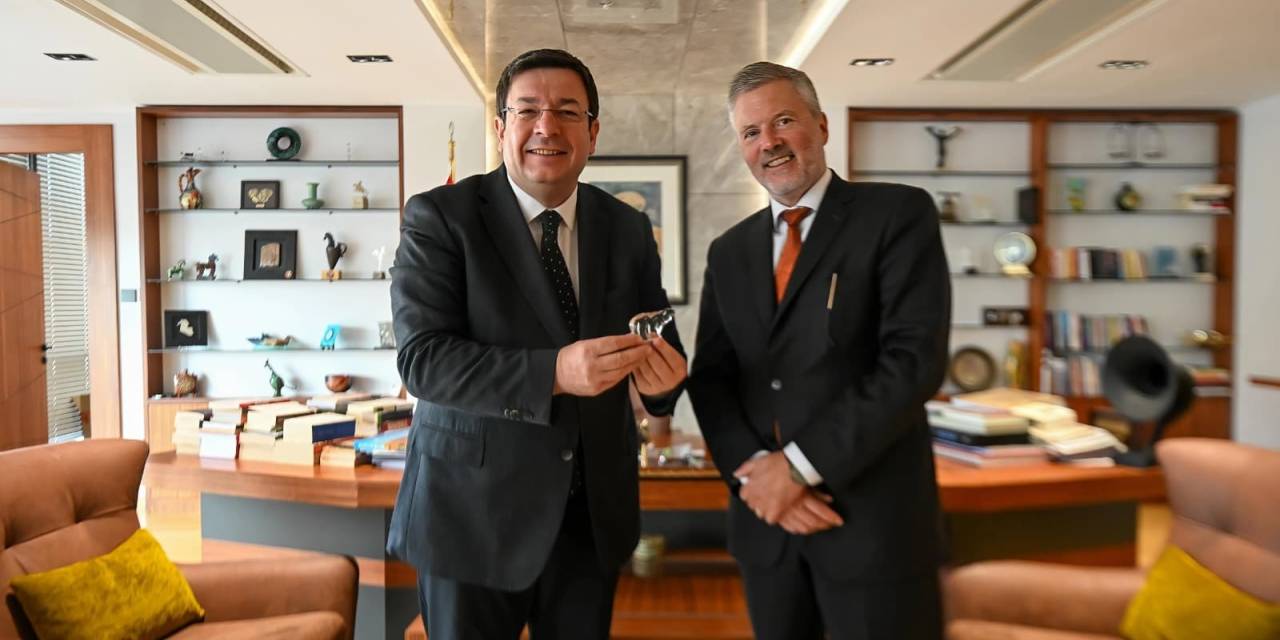 Norveç Büyükelçisi Gaarder, Çanakkale'de Başkan Erkek'i ziyaret etti