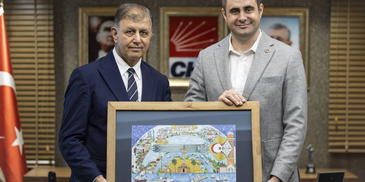 Tugay, CHPlilerin yeni başkanına tebrik ziyareti gerçekleştirdi