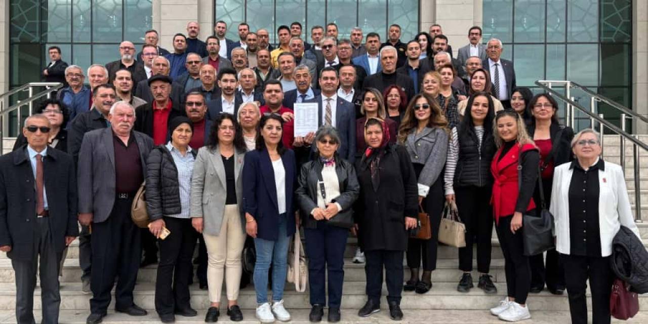 Onur Yüksel Bozdağ, CHP Kırıkkale İl Başkanlığı mazbatasını aldı