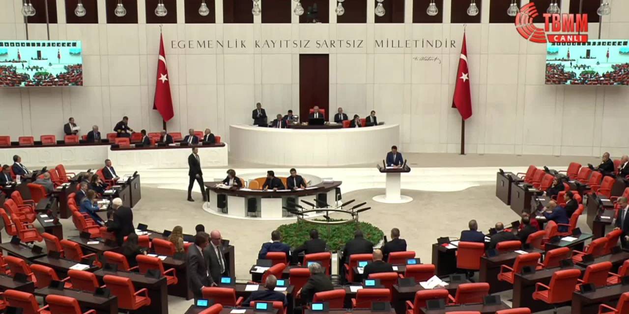 TBMM'de Vakıflar Kanunu'na yönelik eleştiriler: Kültürel alanlar yandaşlara mı açılıyor?