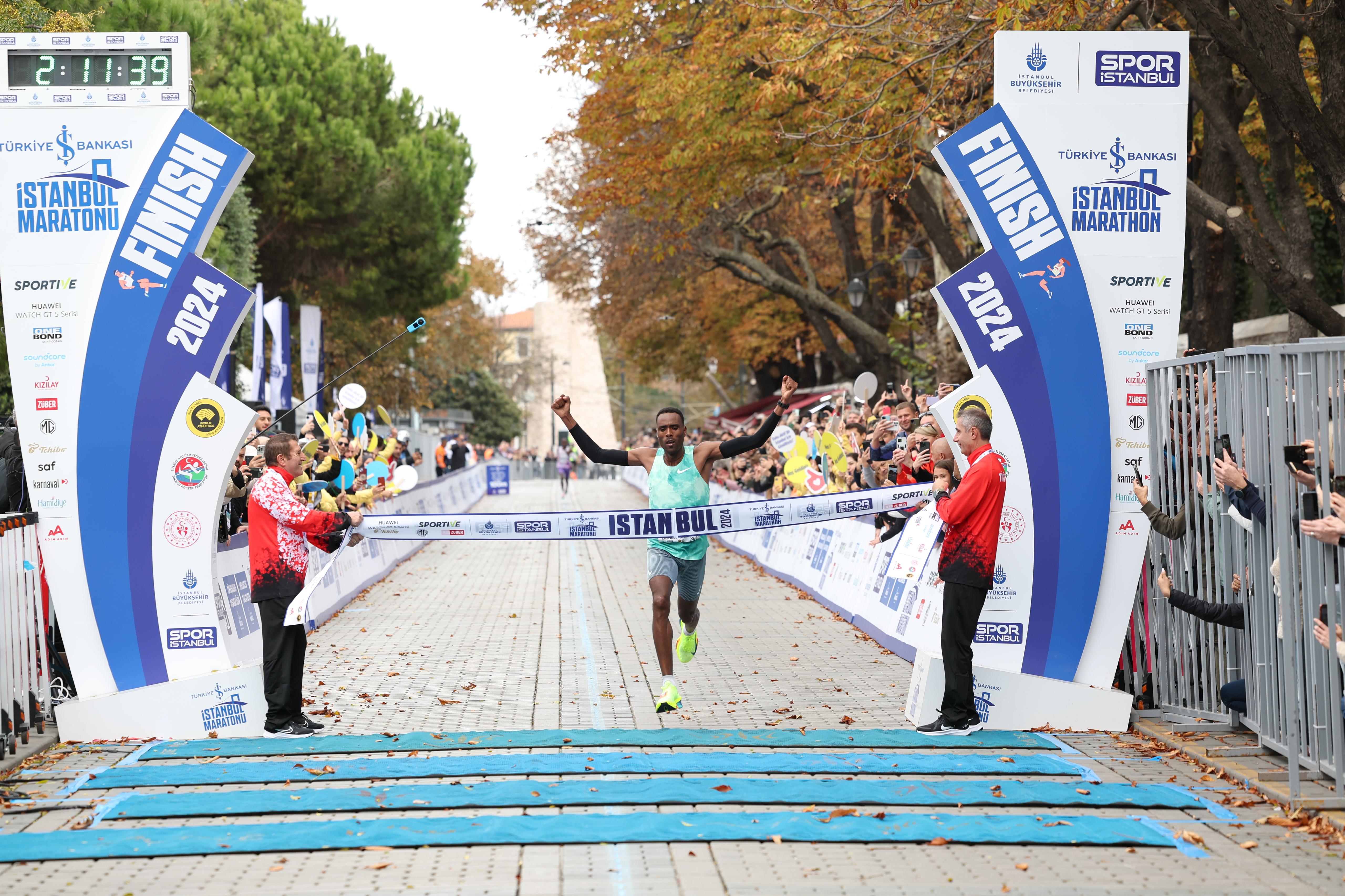 Kıtaları birleştiren maratonda 'Halk Koşusu' kayıtları 6 dakikada bitti!