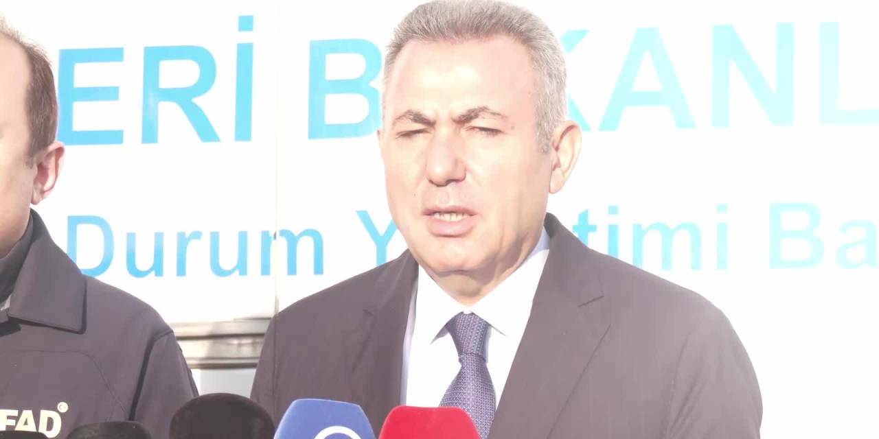 Foça'da sel felaketi: 2. günde kayıp vatandaş için arama çalışmaları sürüyor